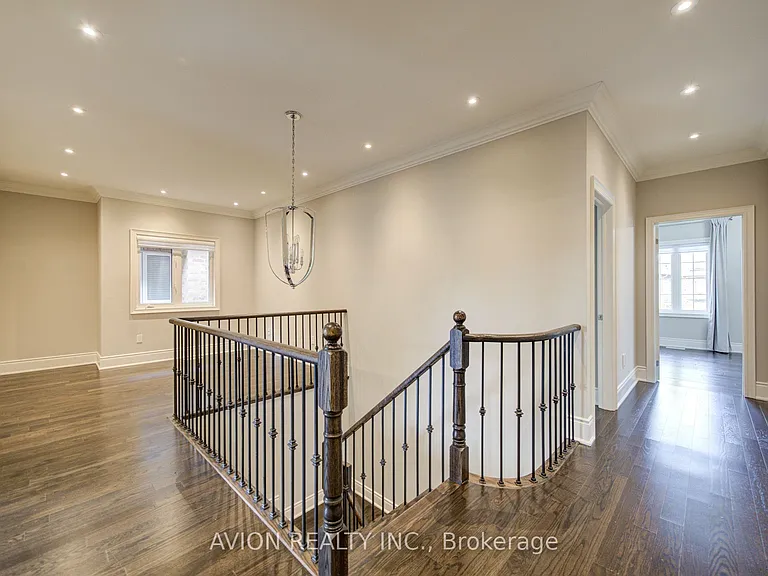 102 Joseph Hartman Cres — Photo 28