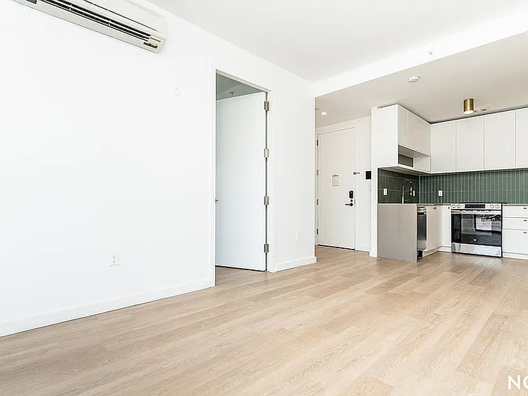 527 Grand Ave #503 — Photo 7