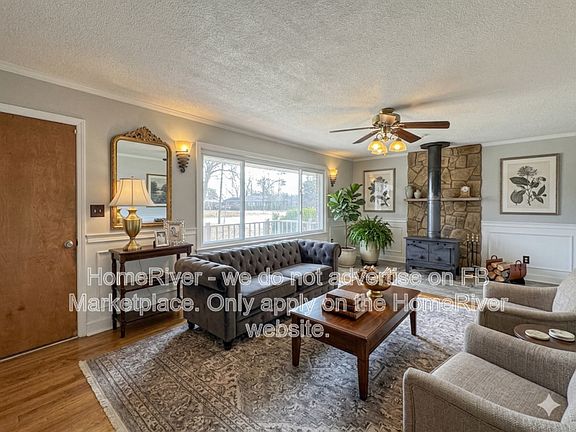 3rd image of 1103 Eastmont Dr