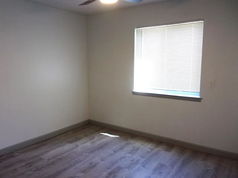 1673 Eagles Pl #102-C — Photo 7