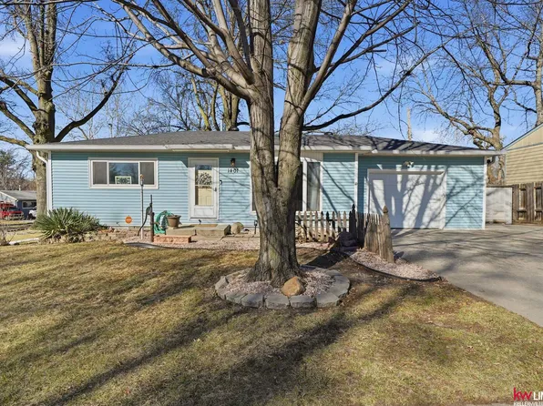 1401 N 61st St, Lincoln, NE 68505