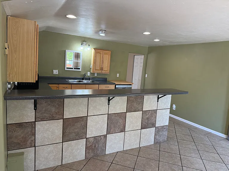 1420 Pinyon Ave — Photo 5