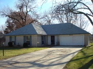 5213 Mockingbird Ln, Saint Joseph, MO 64506