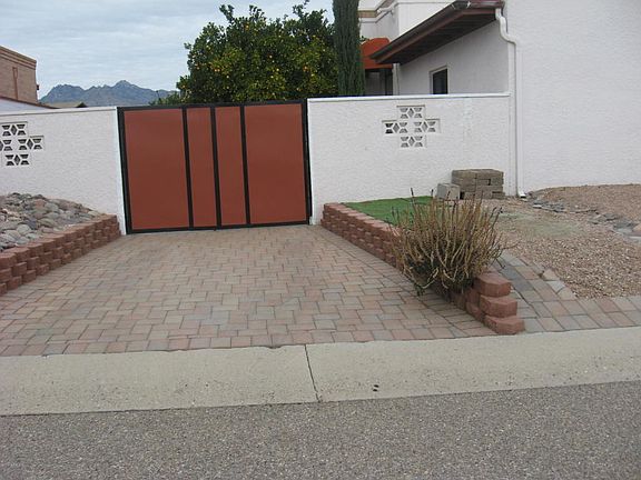 4th image of 1935 N Oneida Dr