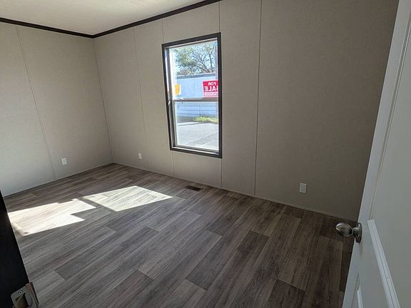 5th image of 301 International Blvd Trlr C19