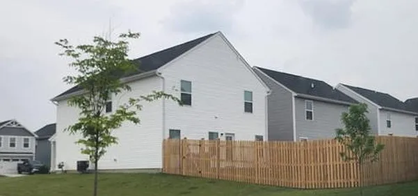 5 bed, 2.5 bath, 2134 sqft, $2,600 — Photo 2