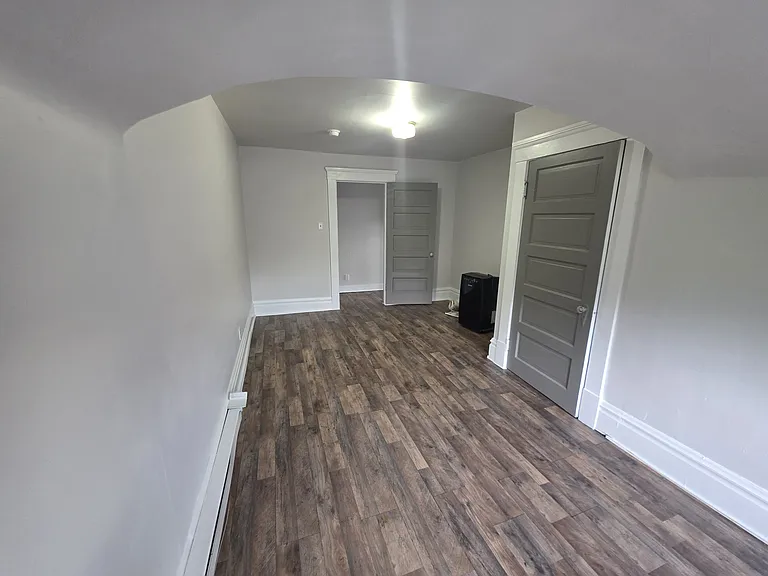 414 E Leasure Ave #4 — Photo 5