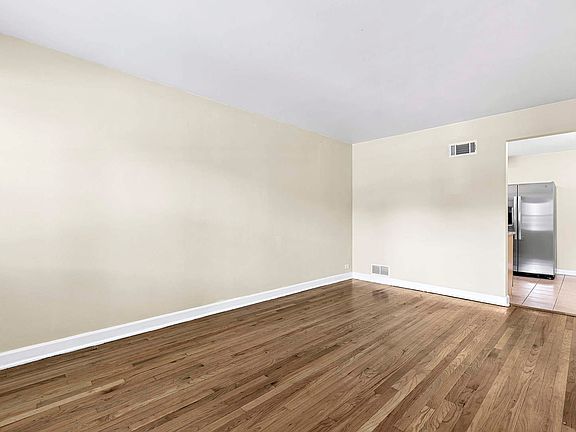 4th image of 2846 W Summerdale Ave APT 1W