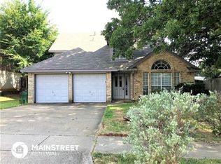 2800 Glen Ridge Dr, Arlington, TX 76016