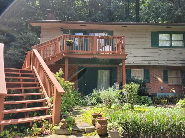 38 Bulldog Ln, Clayton, GA 30525