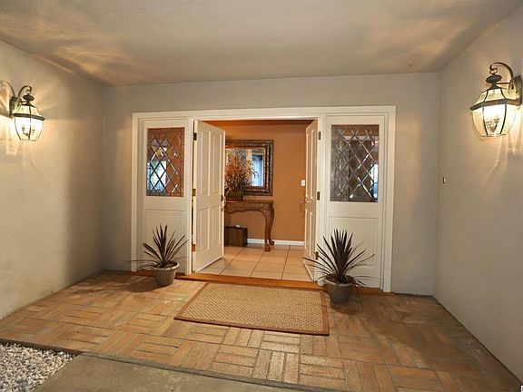2nd image of 640 Robin Glen Dr