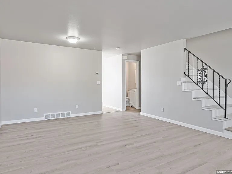 2261- 2267 Preble Ave. — Photo 5