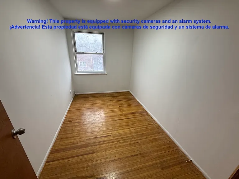 1529 Elbridge St — Photo 3