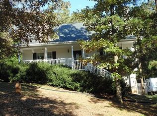 407 Holly Cir, Mount Airy, GA 30563