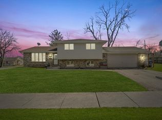 3200 Green St, Steger, IL