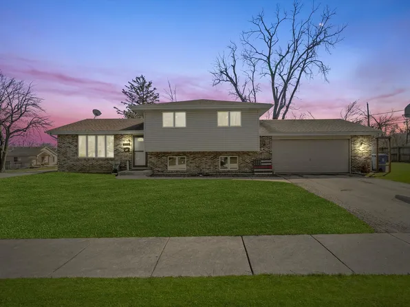 3200 Green St, Steger, IL 60475