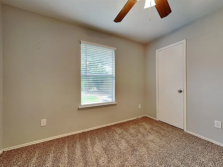 26010 Richards Rd — Photo 17