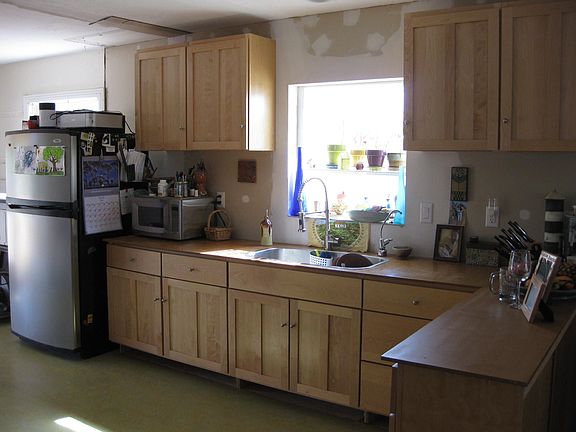 5th image of 605 W Avenue A