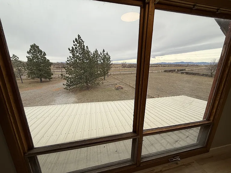 42 Old US Highway 91 — Photo 18