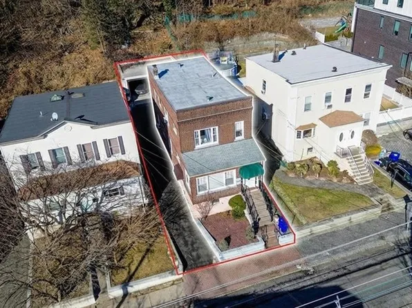 436 Undercliff Ave, Edgewater, NJ 07020