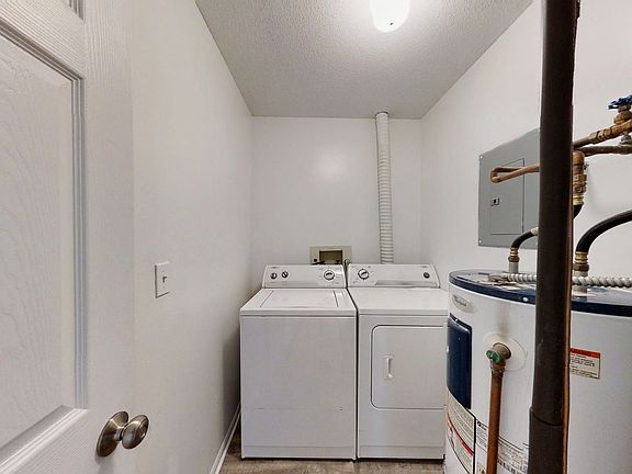 5th image of 900 E Grand Ave APT 305