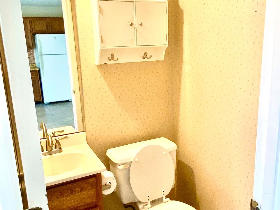 1/2 bath on 1st floor