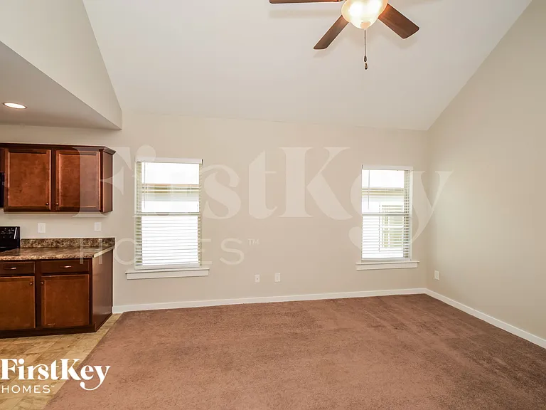 583 Kincaid Cove Ln — Photo 4