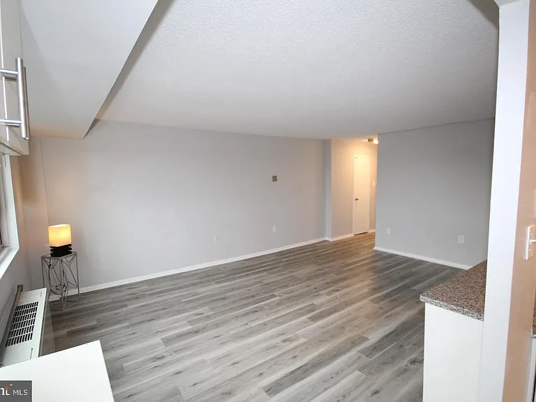 2500 N Van Dorn St #1118 — Photo 4