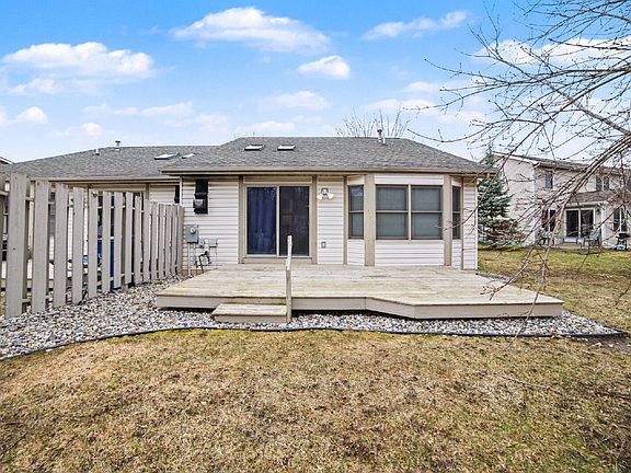 3rd image of 6114 Summerset Dr