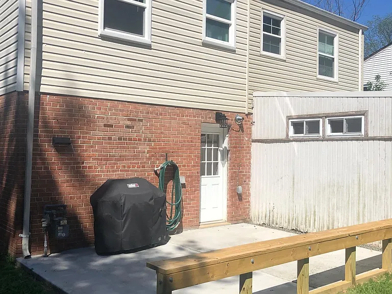 2319 Glendale Ter — Photo 19