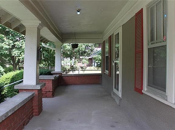 5th image of 1013 W Waldo Ave