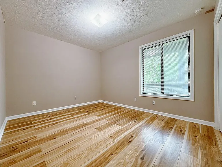 2887 Lakemont Dr SW — Photo 10
