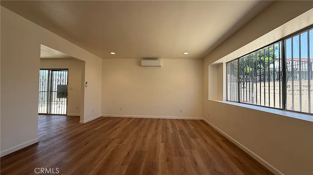 2 bed, 850 sqft, $2,450 — Photo 3
