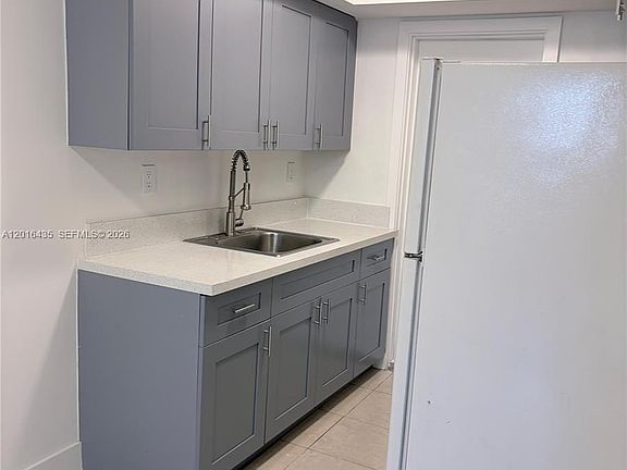 3rd image of 31 NW 163rd St Unit 65