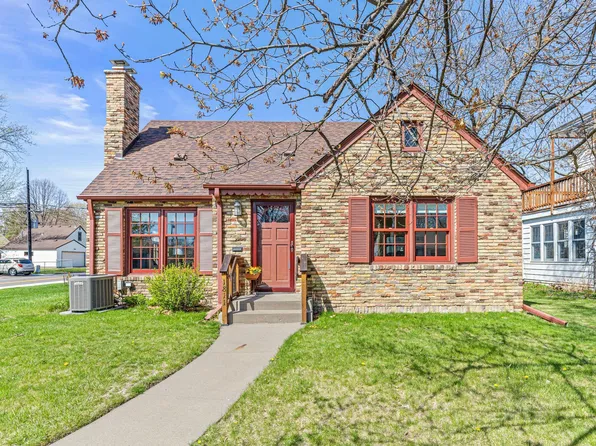 1811 Simpson St, Falcon Heights, MN 55113