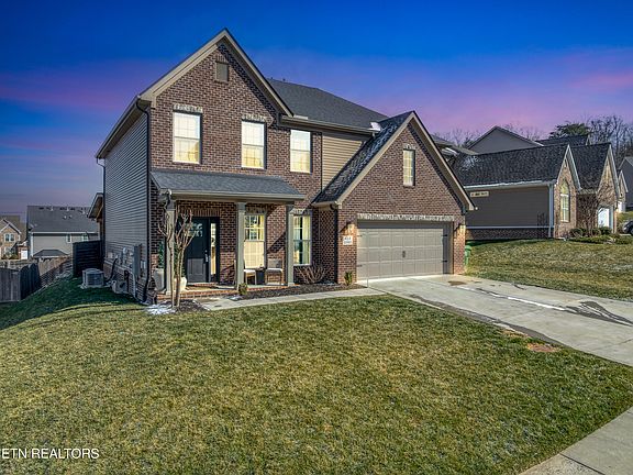 2nd image of 614 Branchwood Ln