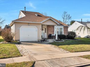 18 Pinecrest Dr, Deptford, NJ 08096