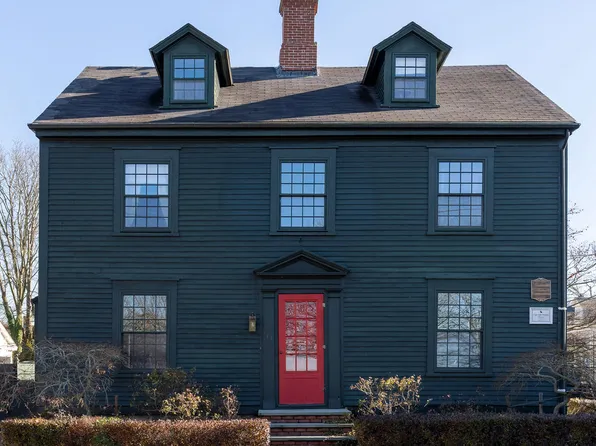 41 Washington St, Newport, RI 02840