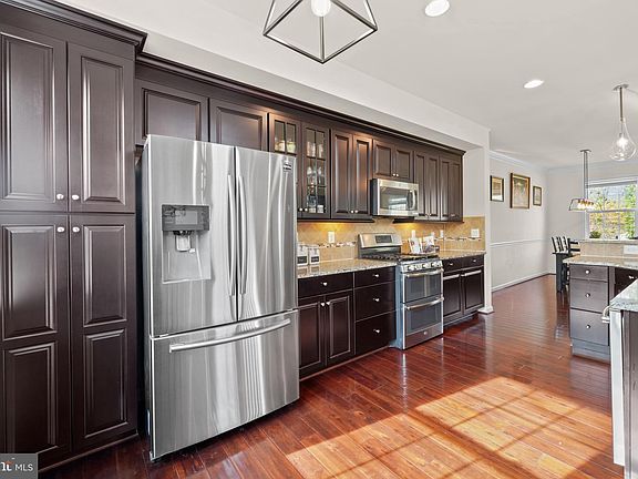 4th image of 3571 Huntley Manor Ln