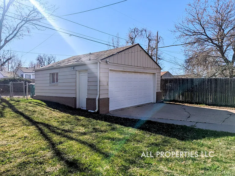 4544 S Grant St — Photo 33