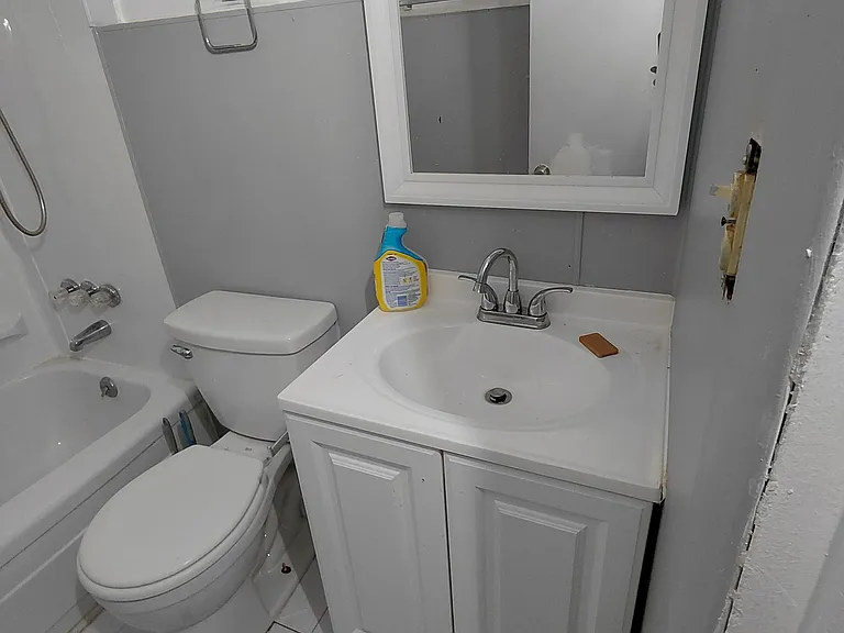2621 Churchill Ave — Photo 6