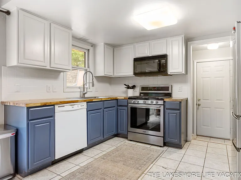 429 S Lakeshore Dr — Photo 7