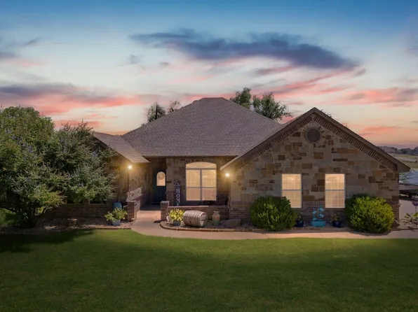 2305 Wills Way Dr, Granbury, TX 76049