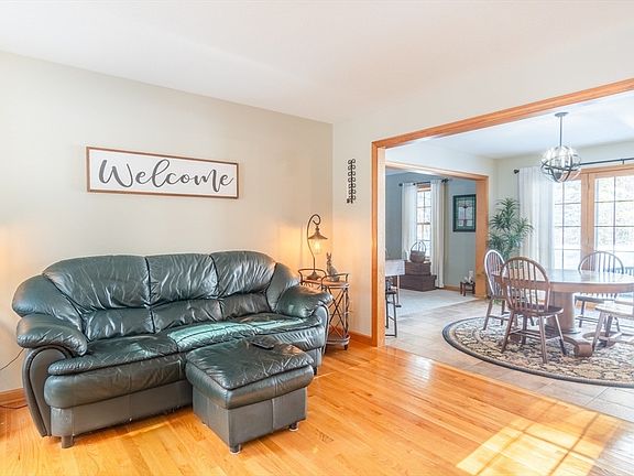 5th image of 111 Aldrich St