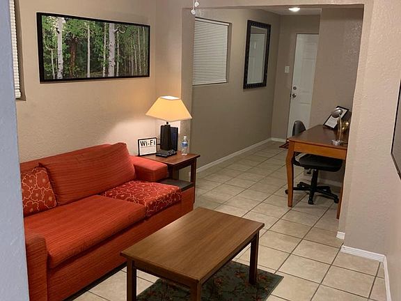 4th image of 3608 Tularosa Ave #3