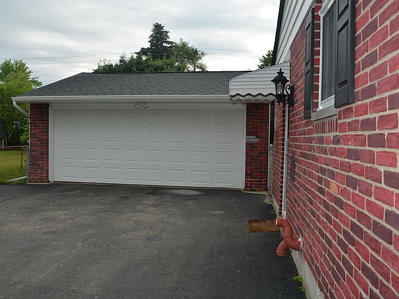 Insulated, Drywalled & 220