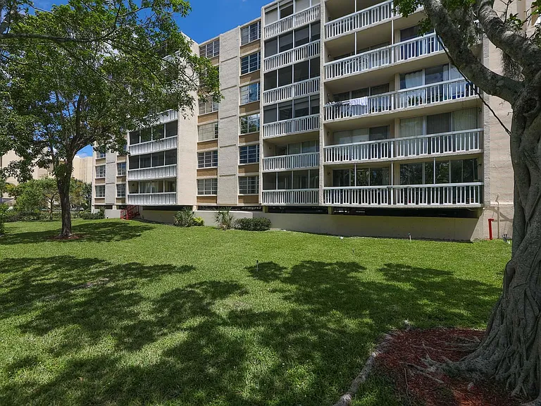 7081 Environ Blvd #143 — Photo 33