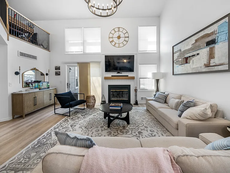 66 Claridge Ct — Photo 37