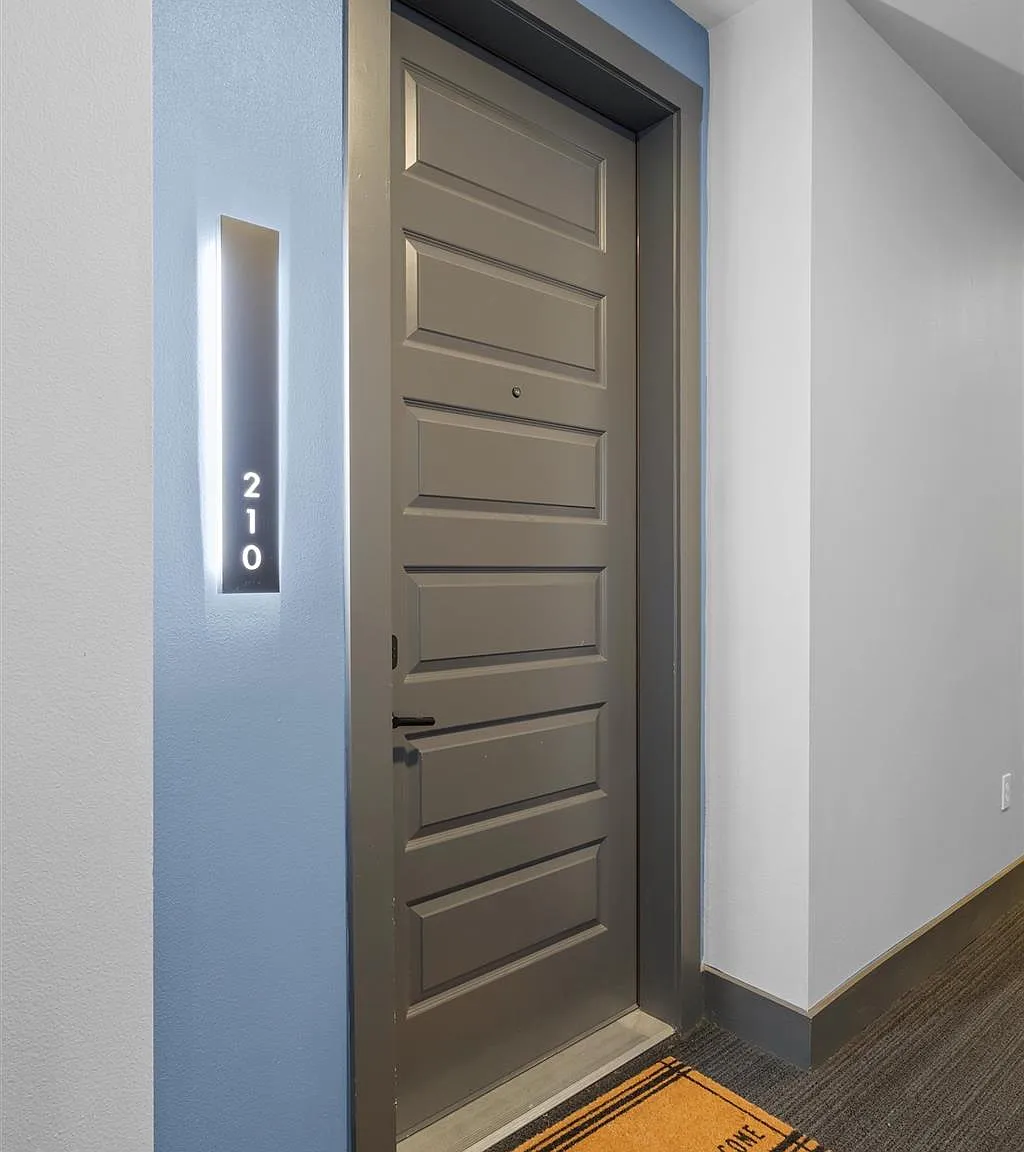 Studio, 1.0 bath, 519 sqft, $1,490 — Photo 2