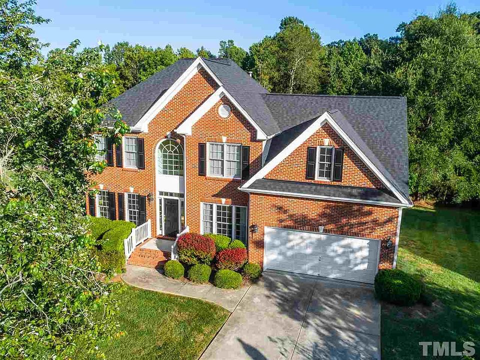 1st image of 407 Dairy Farm Dr